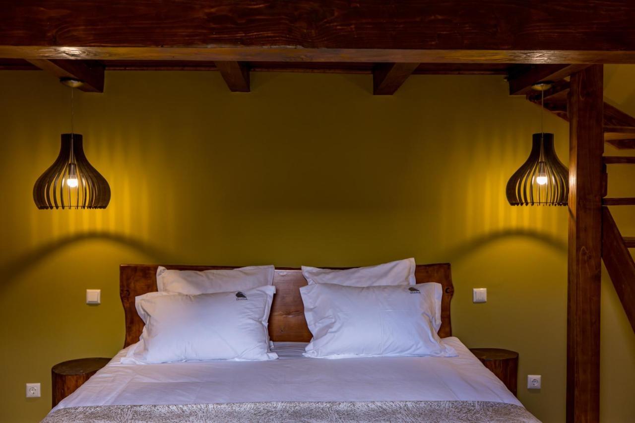Casa Iustin Hotel Moroeni Buitenkant foto